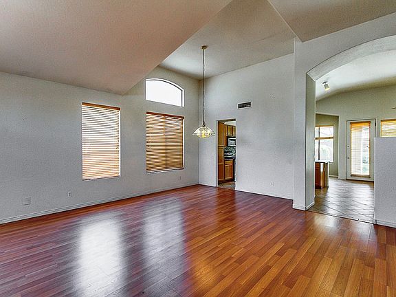 4th image of 1889 W Lark Dr