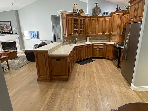 4th image of 2401 W Chandler Ct
