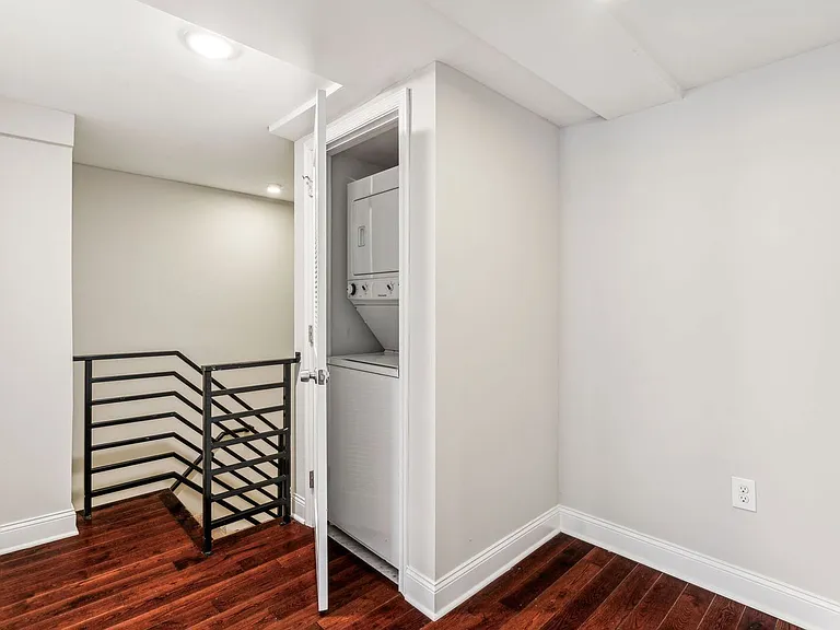1721 Pine St #B — Photo 14
