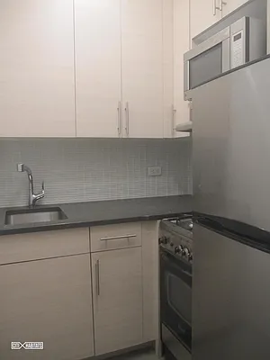 Rented by Citi Habitats | media 22