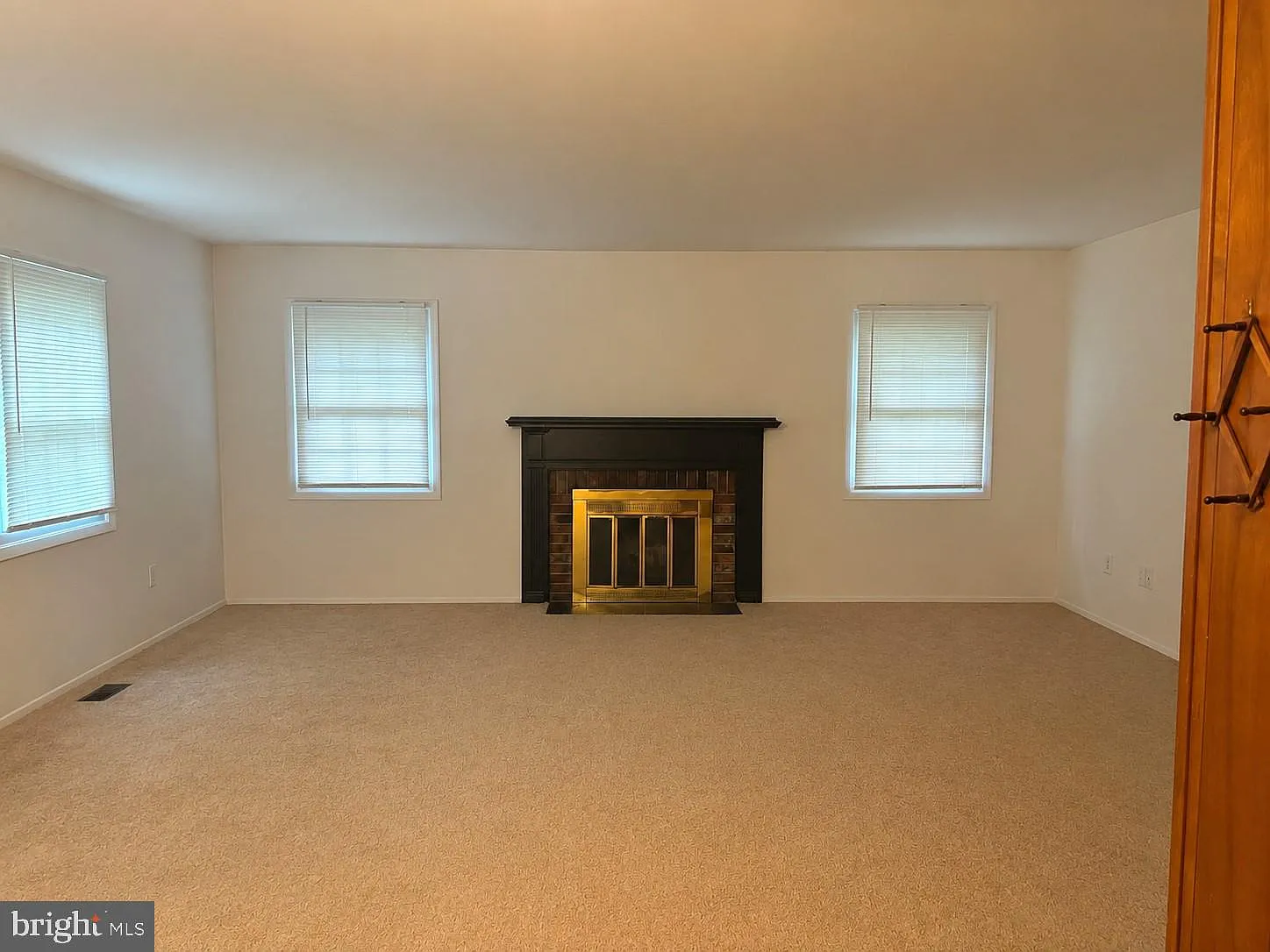 3 bed, 2.0 bath, 1849 sqft, $2,800 — Photo 3