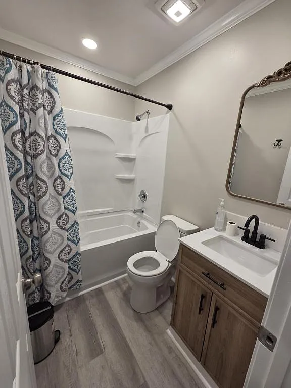 118 N Milton Rd — Photo 3