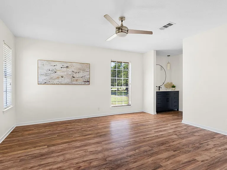 301 Retha Dr — Photo 12