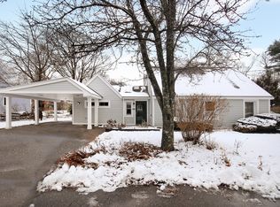 32 Pleasant St, Concord, MA 01742