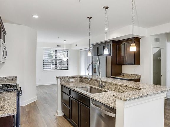 3rd image of 1260 Diamond Ct #B