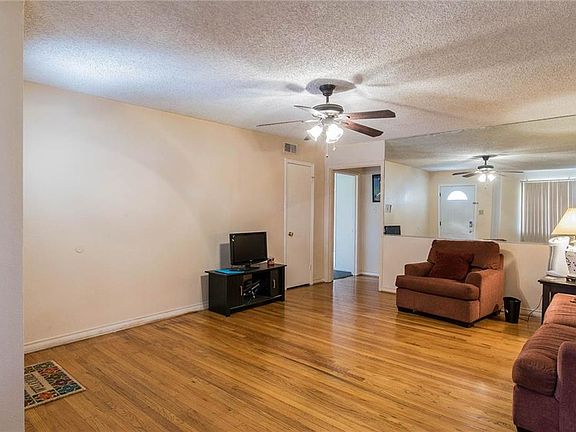 4th image of 818 British Blvd