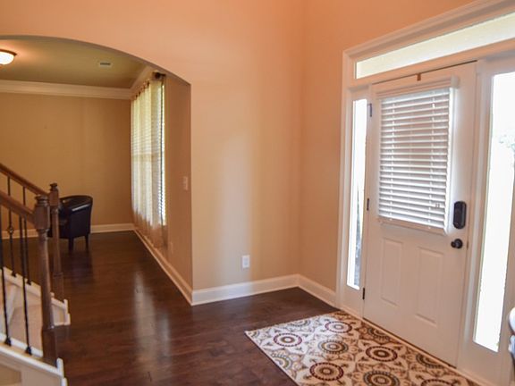 2nd image of 118 Sporthorse Ln