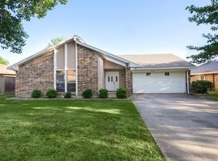 6724 Ridgetop Rd, North Richland Hills, TX 76182