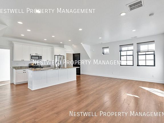4th image of 5056 W Lake Ave
