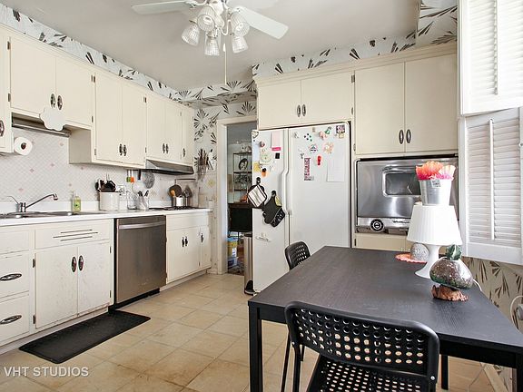 3rd image of 7535 Le Claire Ave