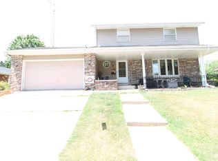 233 Parkview Dr, Burlington, WI 53105