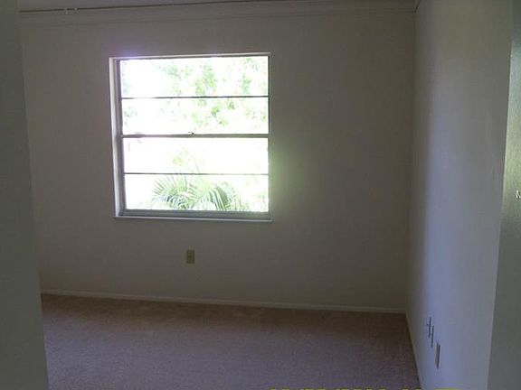 4th image of 165 Fallwood St