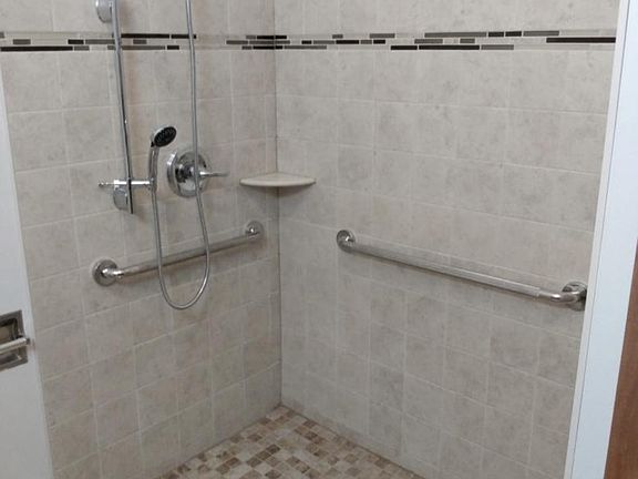 5th image of 1325 S Karlov Ave Unit 1