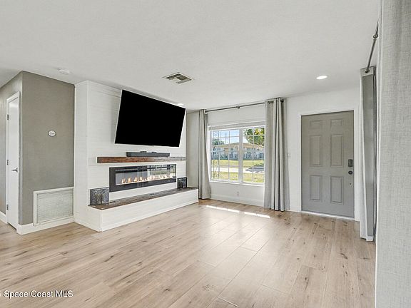 5th image of 1290 Overlook Ter