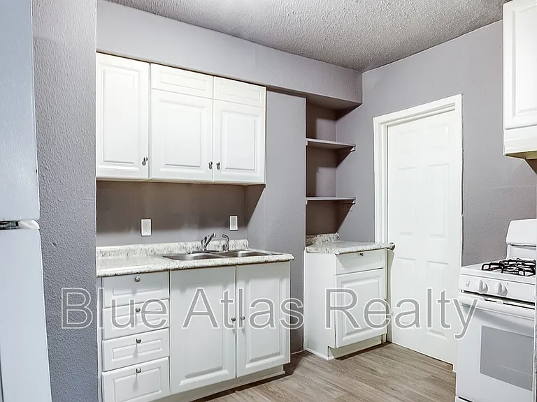 1724 Pear St #2 — Photo 3