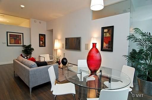 4th image of 500 W Superior St Unit 1501