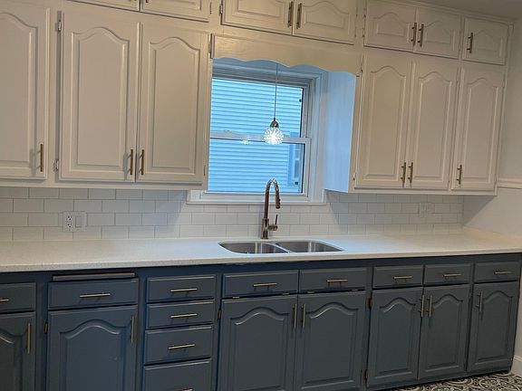 Beautiful new renovated kitchen!!