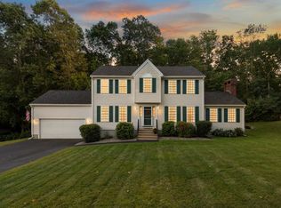 17 Pineview Rd, Dudley, MA 01571