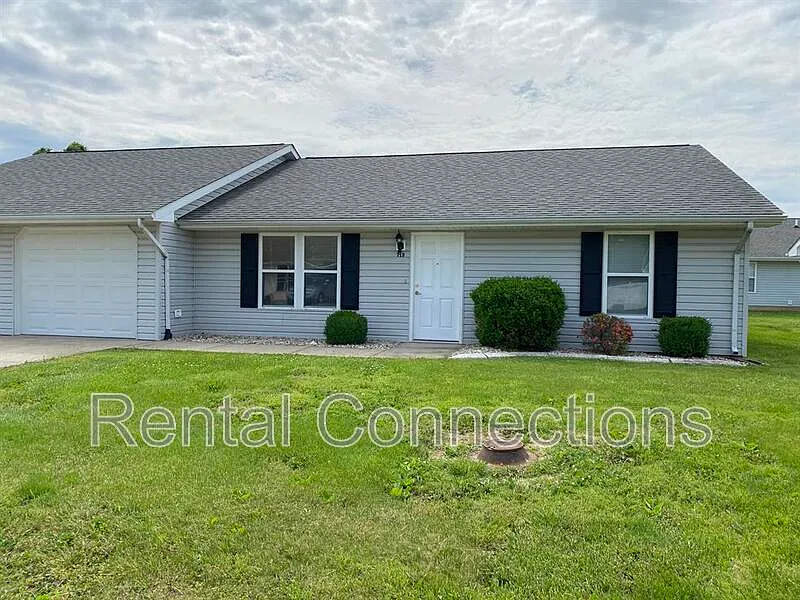 2 bed, 1.0 bath, $1,100 — Photo 1