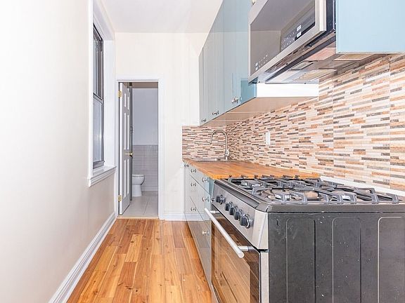 4th image of 1356 Pacific St #C2