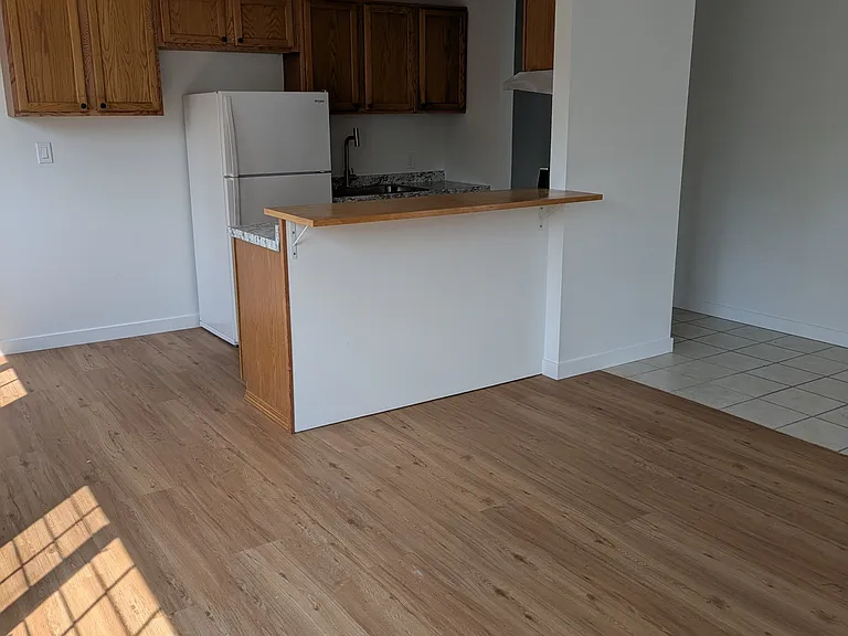 115 26th Ave S #4 — Photo 3
