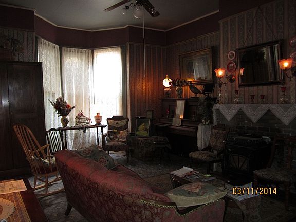 drawing/living room
