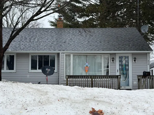 312 W Avenue C, Newberry, MI 49868