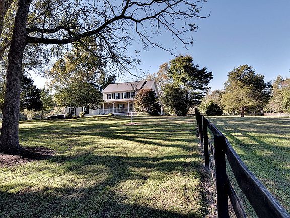 3rd image of 8621 Merry Oaks Ln
