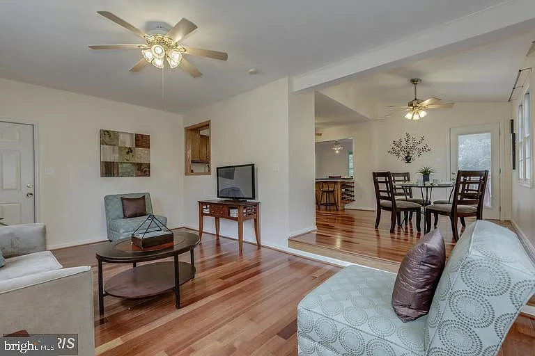 5820 Silchester St — Photo 9