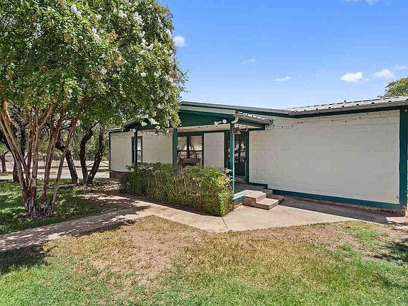 4th image of 820 Bonita Dr