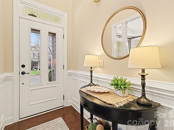 3rd image of 10433 Royal Winchester Dr