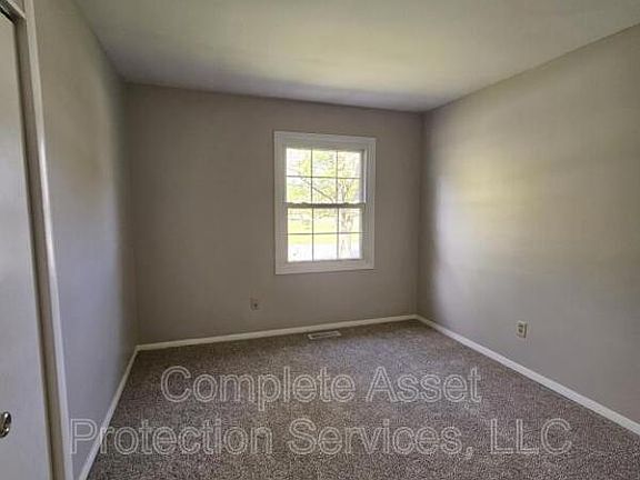 2nd image of 412 Nantucket Rd