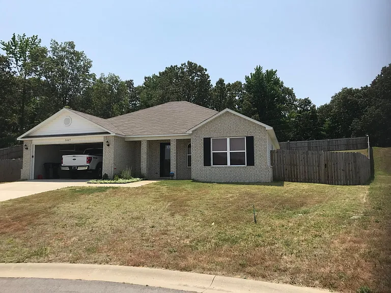 2409 Windy Ln — Photo 1
