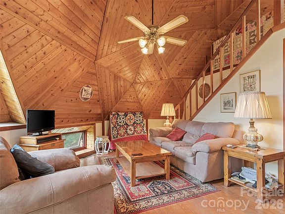 5th image of 60 Persimmons Ln