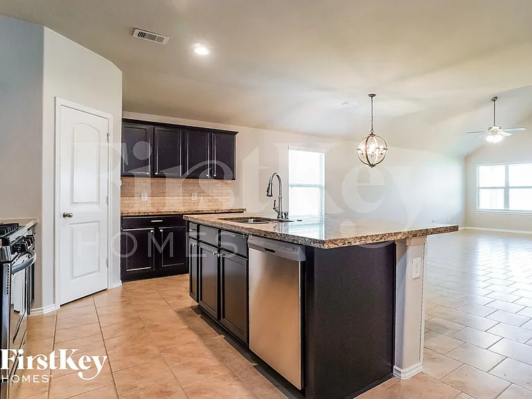 2623 Lincolns Meadow Dr — Photo 6