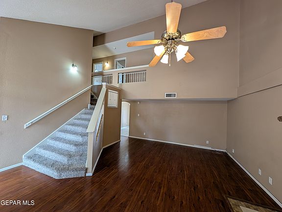 3rd image of 10802 Aaron St