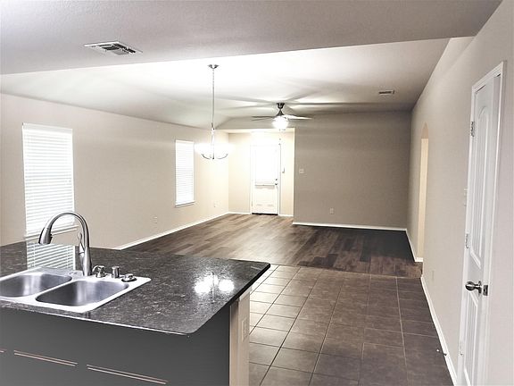 5th image of 3242 Dumas Dr