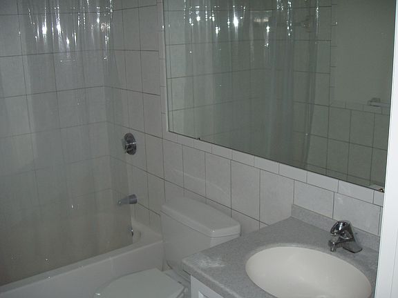 5th image of 566 Washington St APT 22