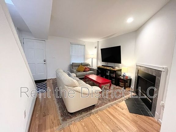 3rd image of 109 P St SW