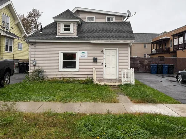 116 Greenland Dr, Syracuse, NY 13208