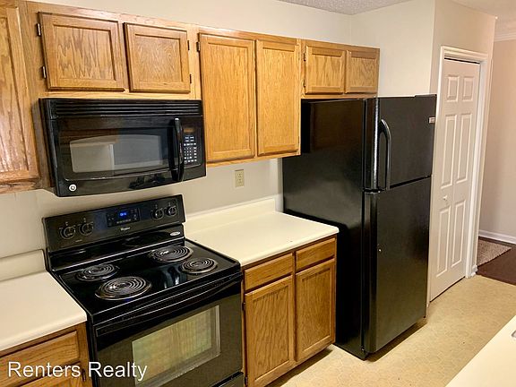 3rd image of 5024 Seven Pine Cir NW