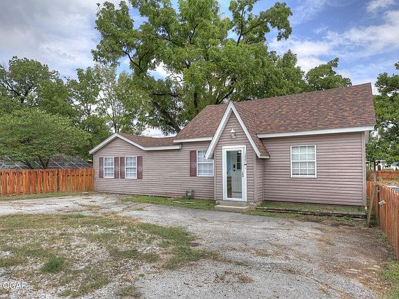 2nd image of 1227 N Florida