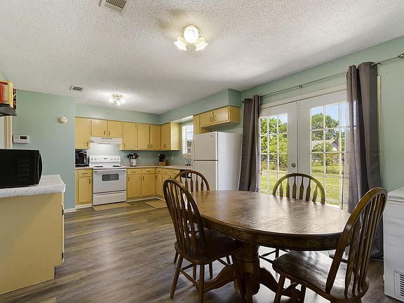 4th image of 2711 E Stevens Cir