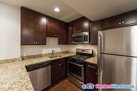 4th image of 2204 W Warren Blvd #G