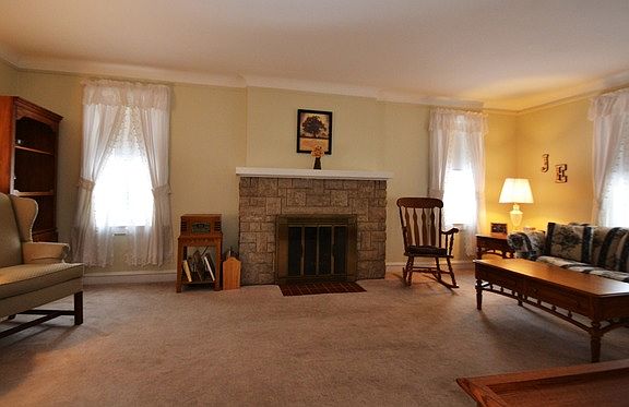 4th image of 9557 S Sawyer Ave