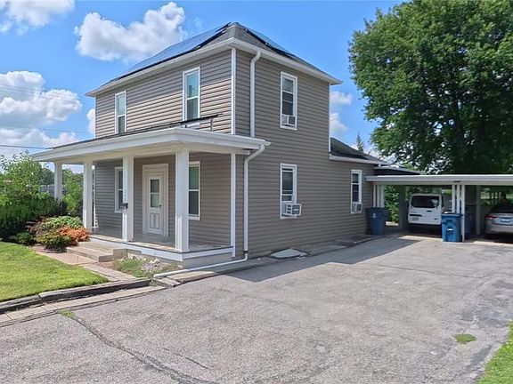 3rd image of 200 Hazel St