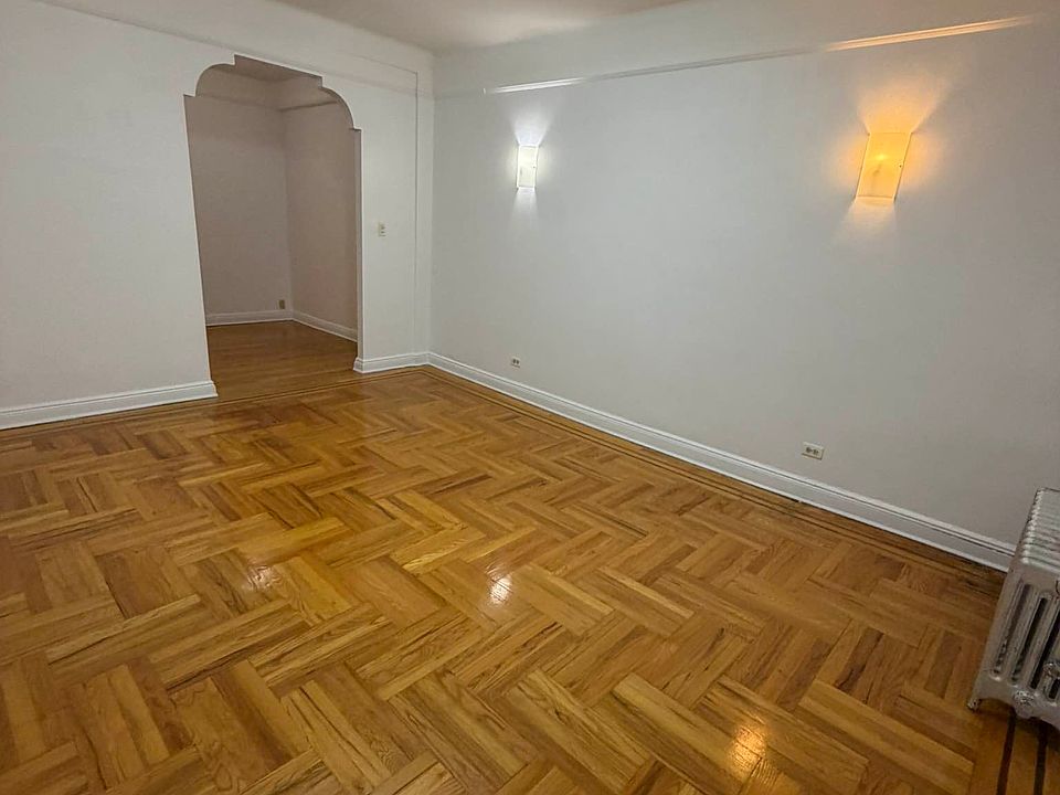 1st image of 441 40th St APT A3