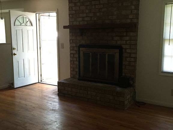 3rd image of 119 Essex Ave