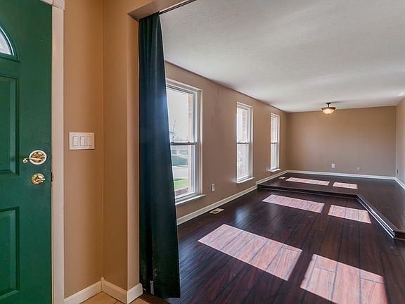 4th image of 7335 Charnwood Dr