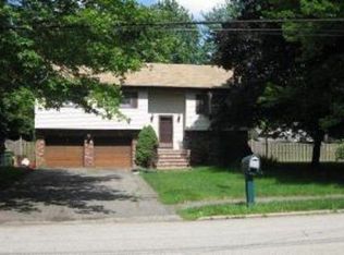 18 W End Ave, Pompton Plains, NJ 07444